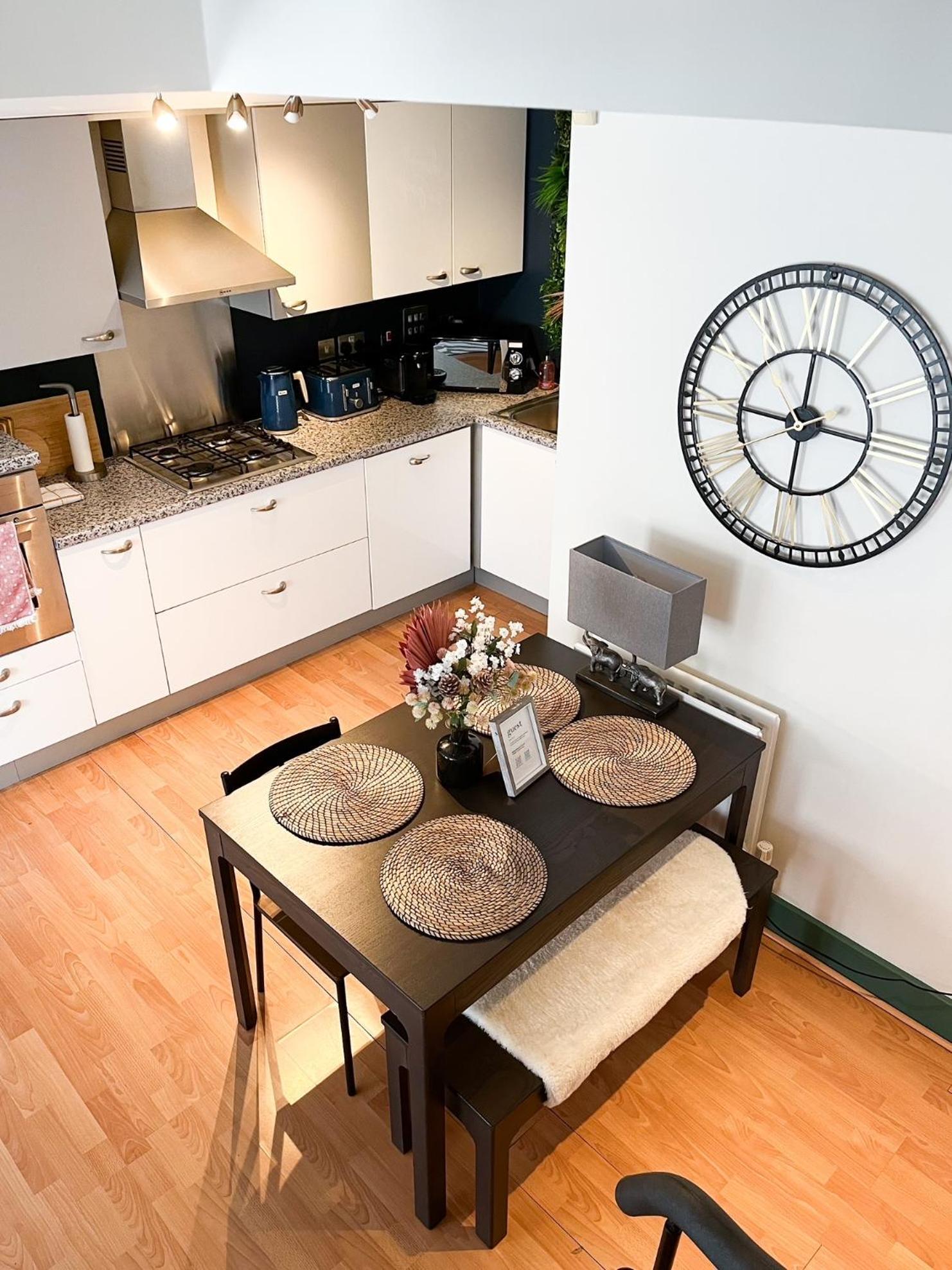 Jungle Escape, City Apartment With Parking & Terrace Chester Exterior photo